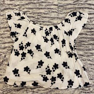 Jella C. Top size medium